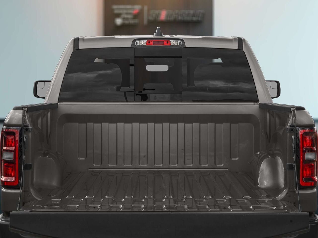 2026 Ram 1500 Grey Saint-Basile-le-Grand - photo #8