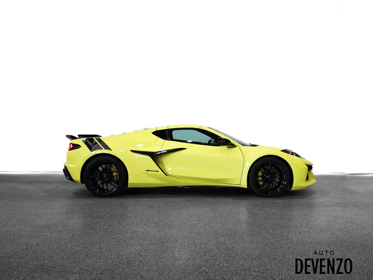 Chevrolet Corvette 2024 Jaune Saint-Eustache - photo #4