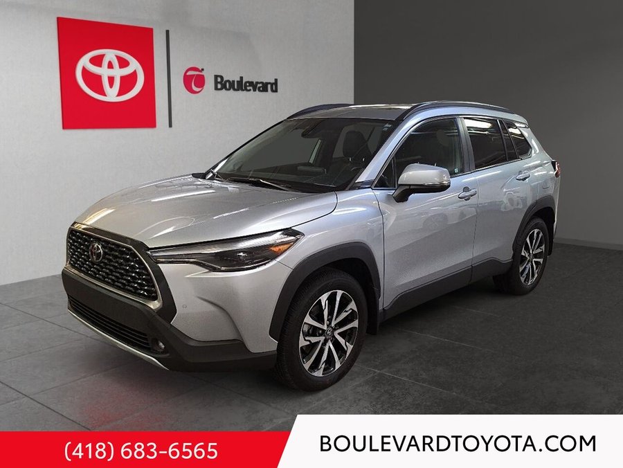 2022 Toyota Corolla Cross XLE, AWD Silver