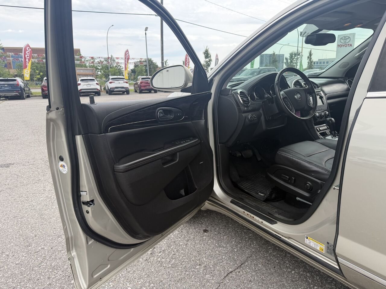 BUICK ENCLAVE 4 portes à TI, Cuir 2017 Beige Ottawa & Gatineau - photo #1