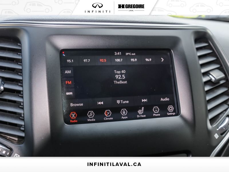 2019 Jeep Cherokee Blainville - photo #16