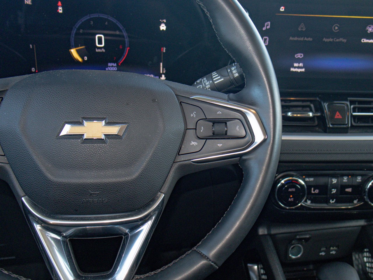 2024 Chevrolet Trailblazer AWD 4dr LT Black Sherwood Park - photo #23