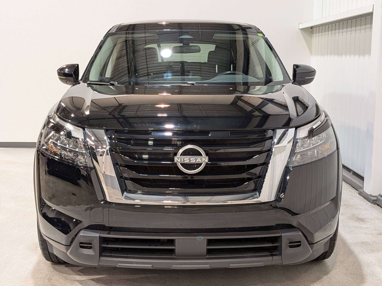 2024 Nissan Pathfinder S 4WD Black Val-David - photo #3