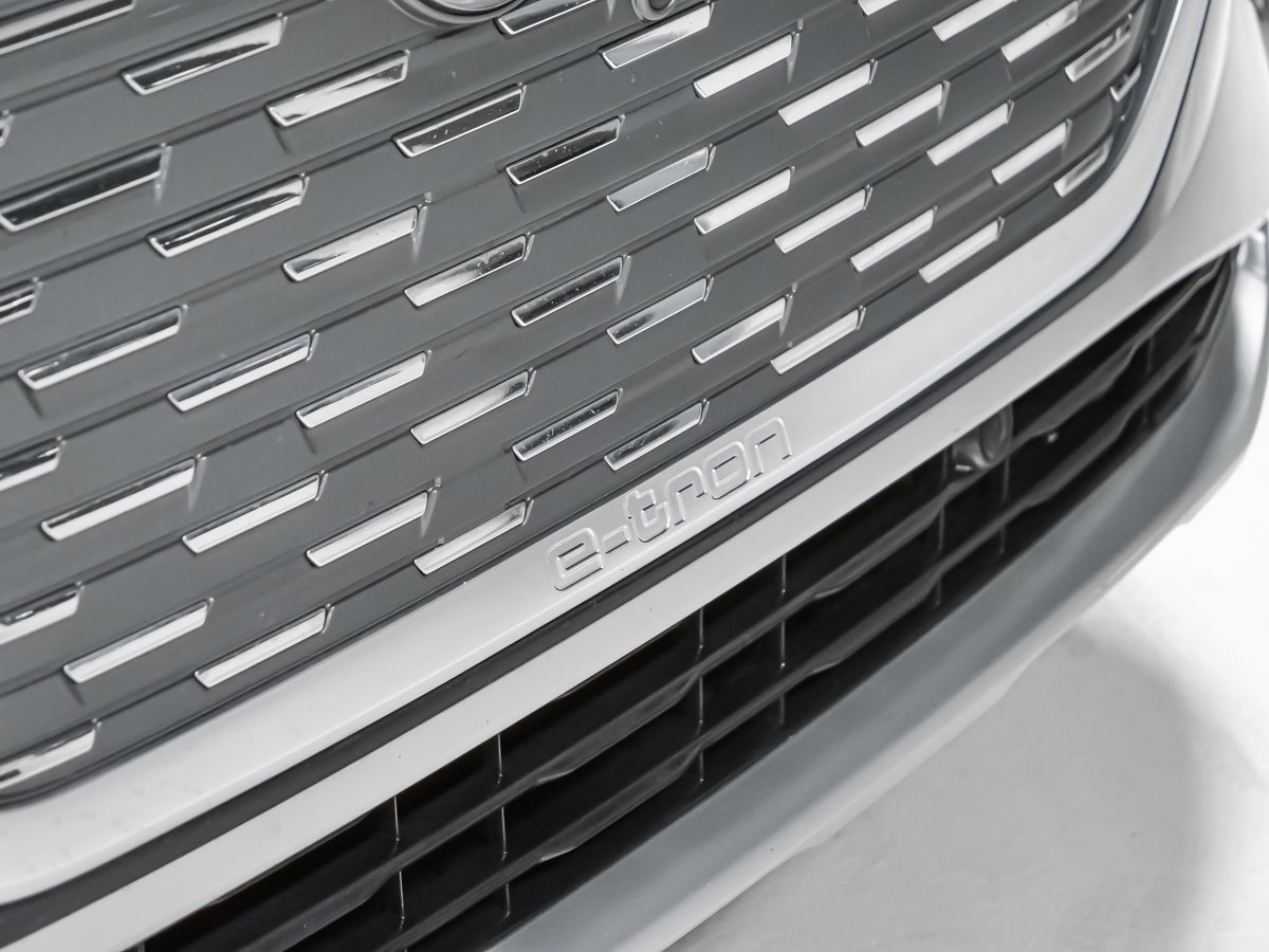 Audi Q4 e-tron 2023 Gris Montréal - photo #13