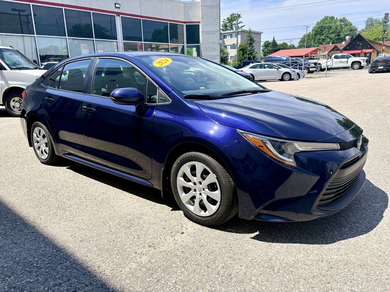 2024 Toyota COROLLA Blue Mont-Laurier - photo #2