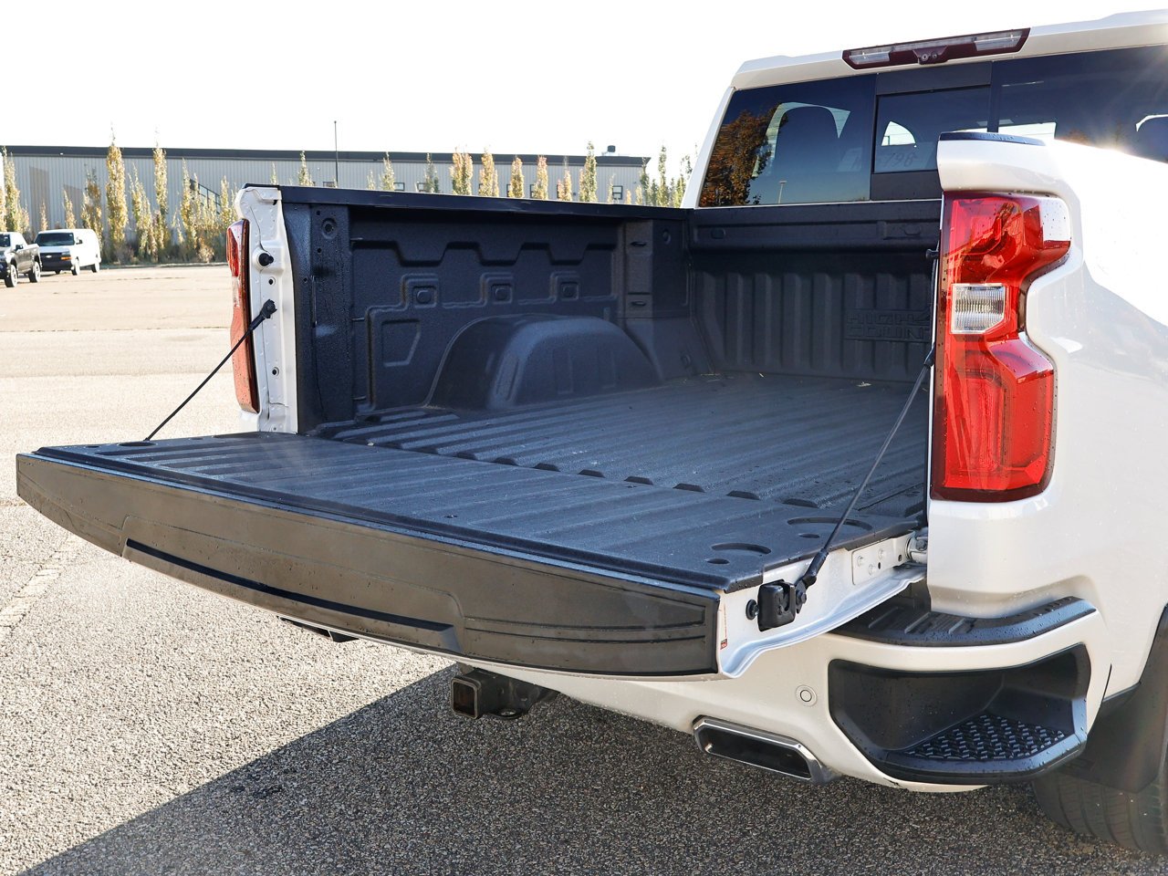 2020 Chevrolet Silverado 1500 4WD Crew Cab 147 High Country White Sherwood Park - photo #14