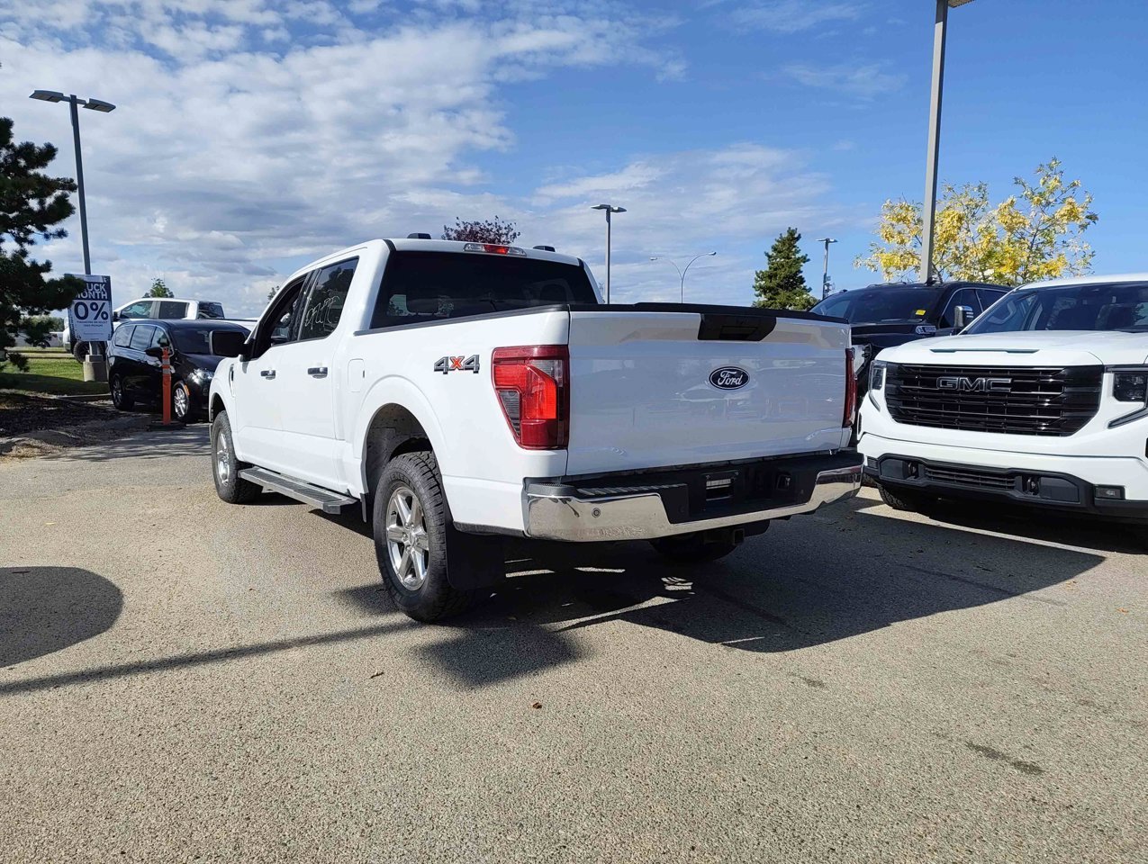 2025 Ford F-150 XLT 4WD SuperCrew 5.5' Box White Sherwood Park - photo #4
