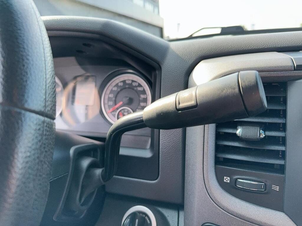 2017 Ram 1500 ST Grey Baie-Comeau - photo #14