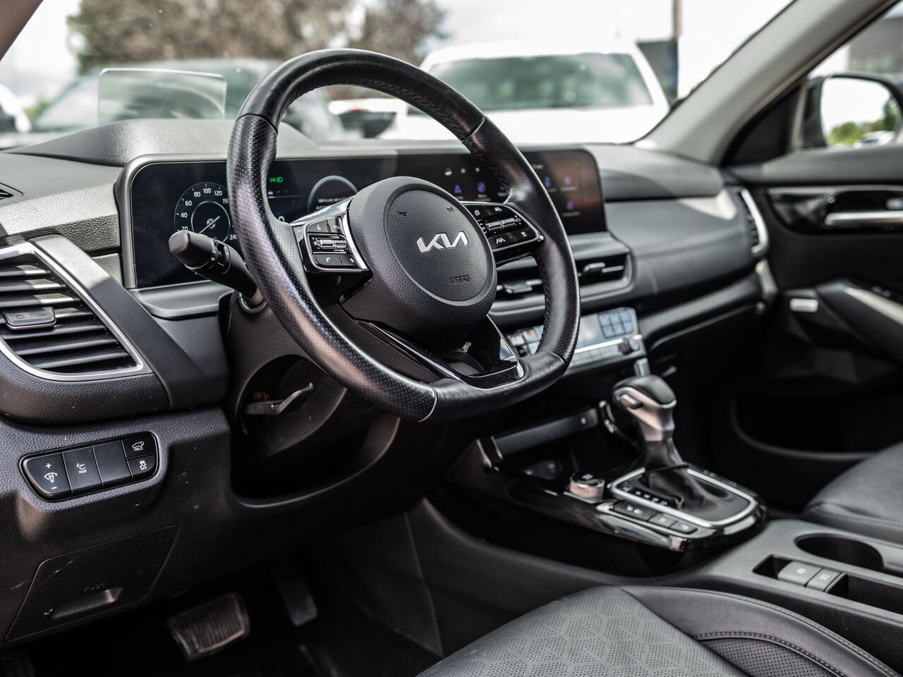2024 Kia Seltos Black Sainte-Julienne - photo #11