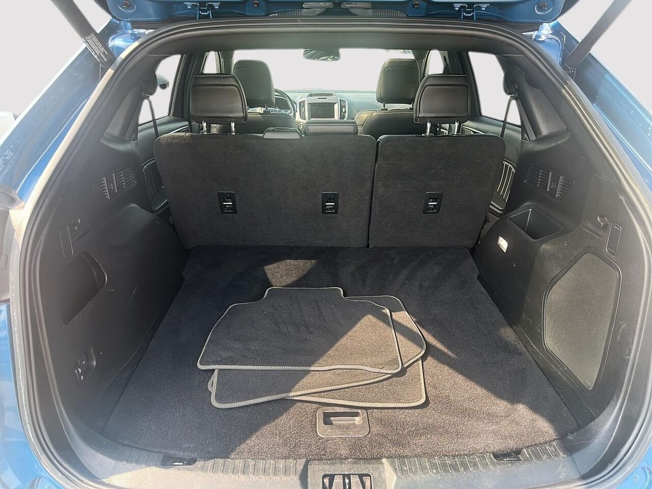 2020 Ford Edge Blue Rouyn-Noranda - photo #5