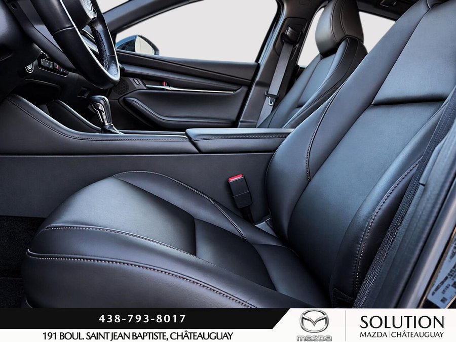 2023 Mazda 3 SPORT GS Black