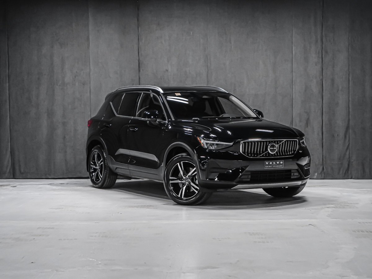 2025 Volvo XC40 B5 CORE BRIGHT CLIMATE Black Montreal - photo #1