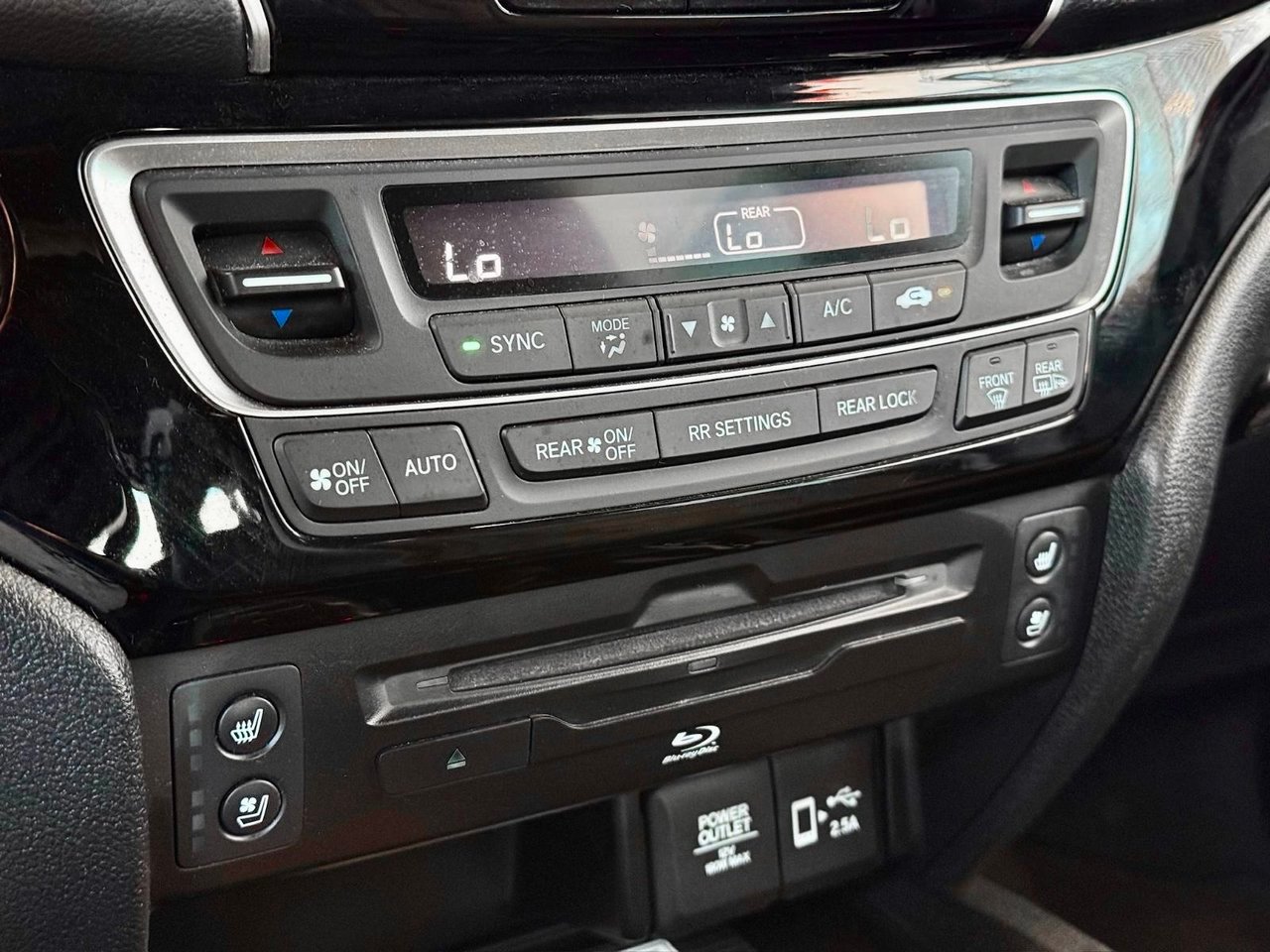 2022 Honda Pilot White Notre-Dame-des-Prairies - photo #27