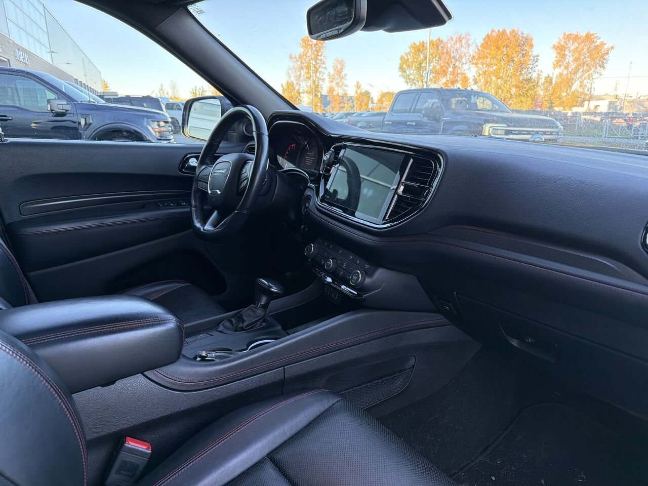 Dodge Durango 2F449A | R/T ** HEMI ** AWD ** BLACKTOP ** 6 PASSAGERS ** CARFAX CLEAN ** 2023 Blanc Saint-Jérôme - photo #4