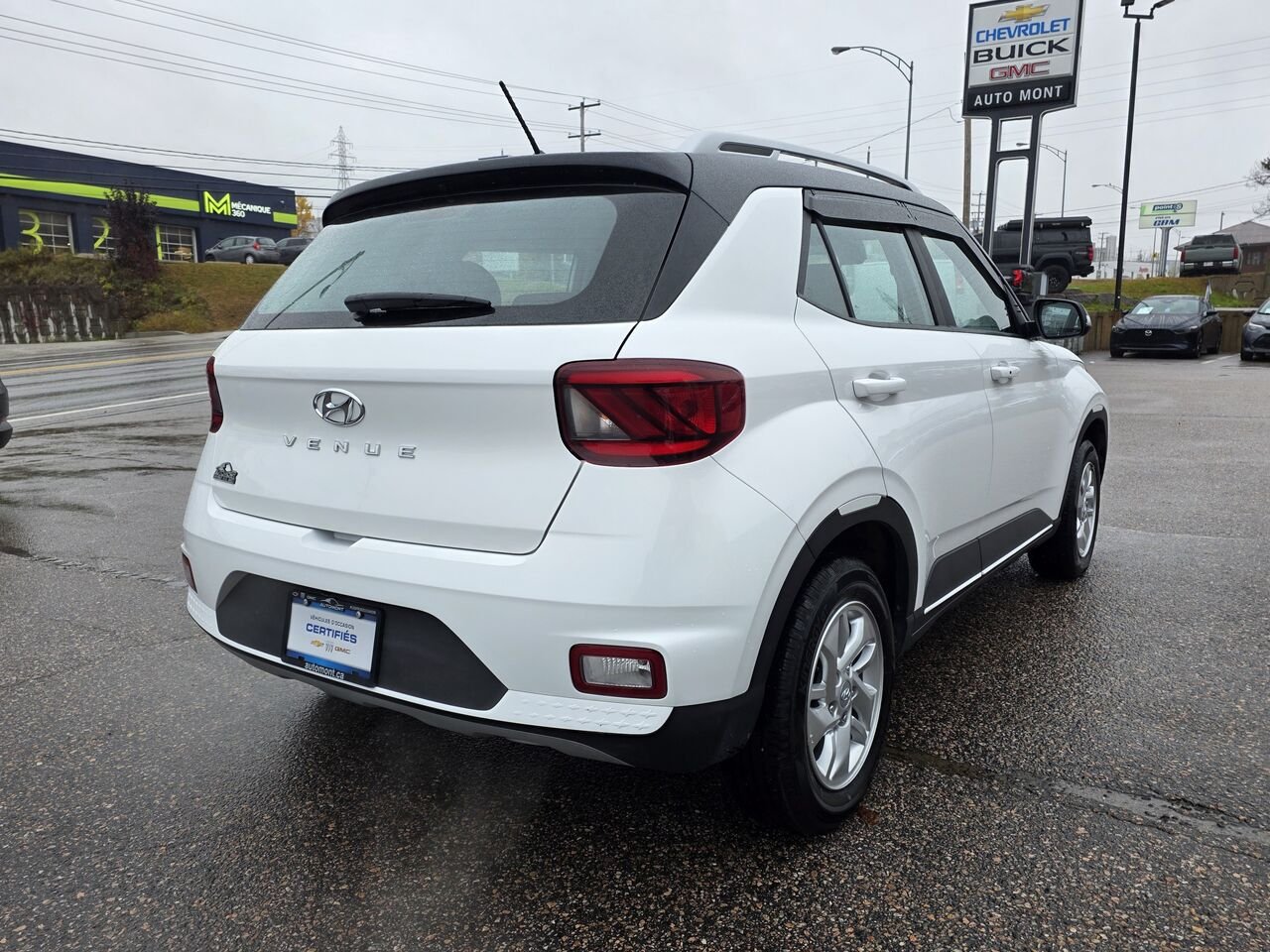 Hyundai Venue Preferred 2024 Blanc Mont-Laurier - photo #5