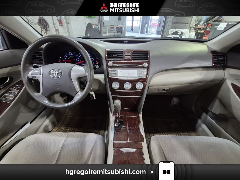 2010 Toyota Camry Green Blainville - photo #22