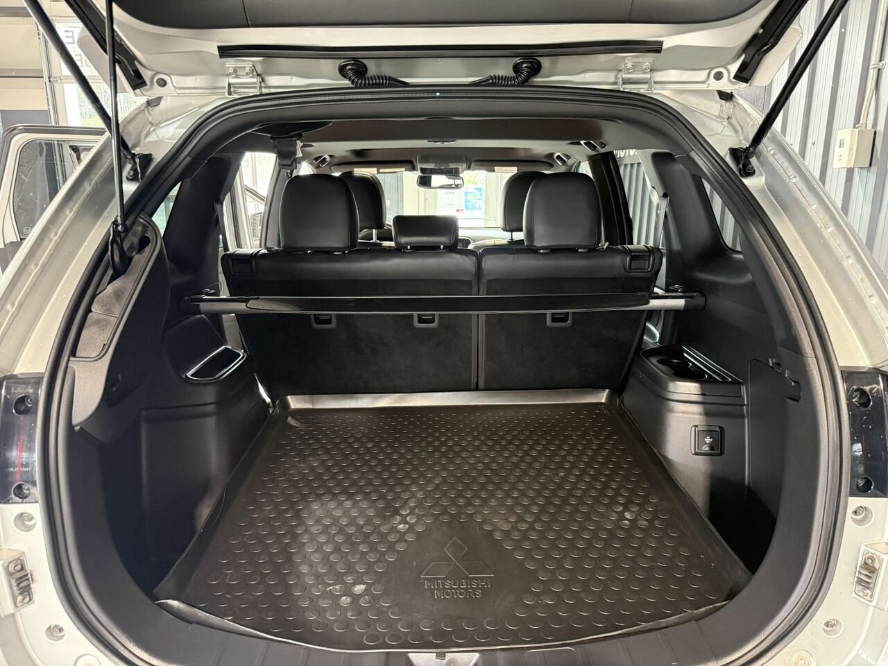 2020 Mitsubishi Outlander Plug-In Hybrid Grey Mont-Laurier - photo #13