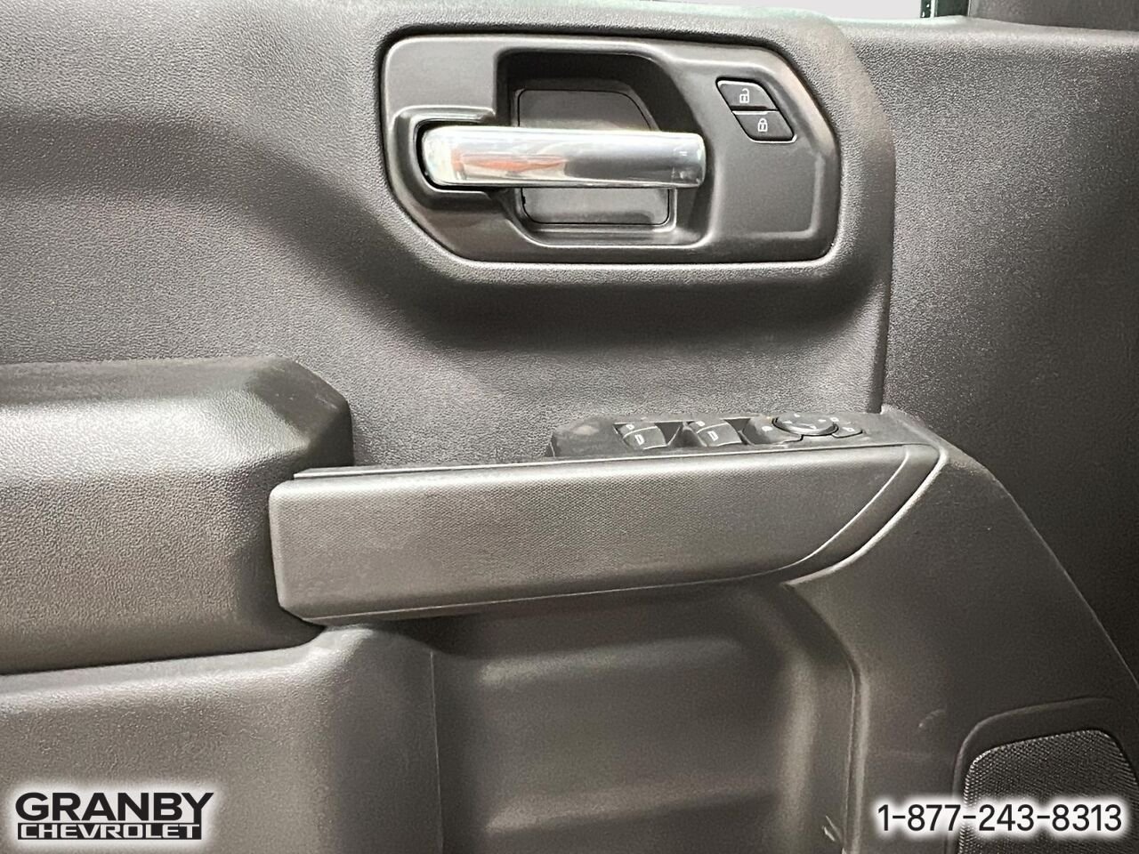 2026 CHEVROLET Silverado 1500 K1500 SILVERADO CREW CAB CUSTOM TRAIL BOSS STD/BOX (2CX) | B26-0995 WHITE SANDS Granby - photo #13