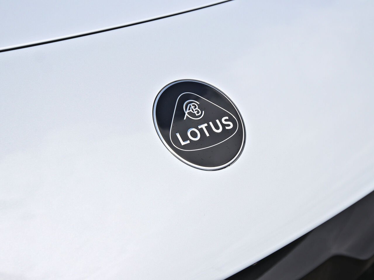 Lotus Eletre 2026 Argent Québec - photo #4