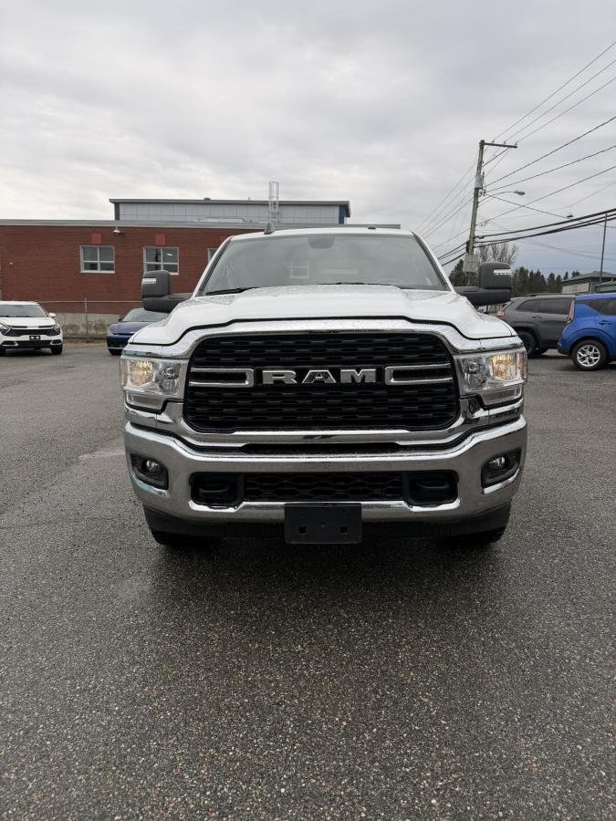 2024 RAM 3500 White Lac Mégantic - photo #3
