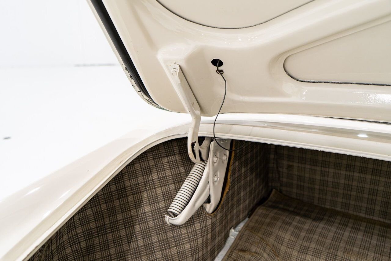 Mercury Monterey **PRIX EN USD** Beautifully presented from former restoration 1956 Blanc Montréal - photo #24