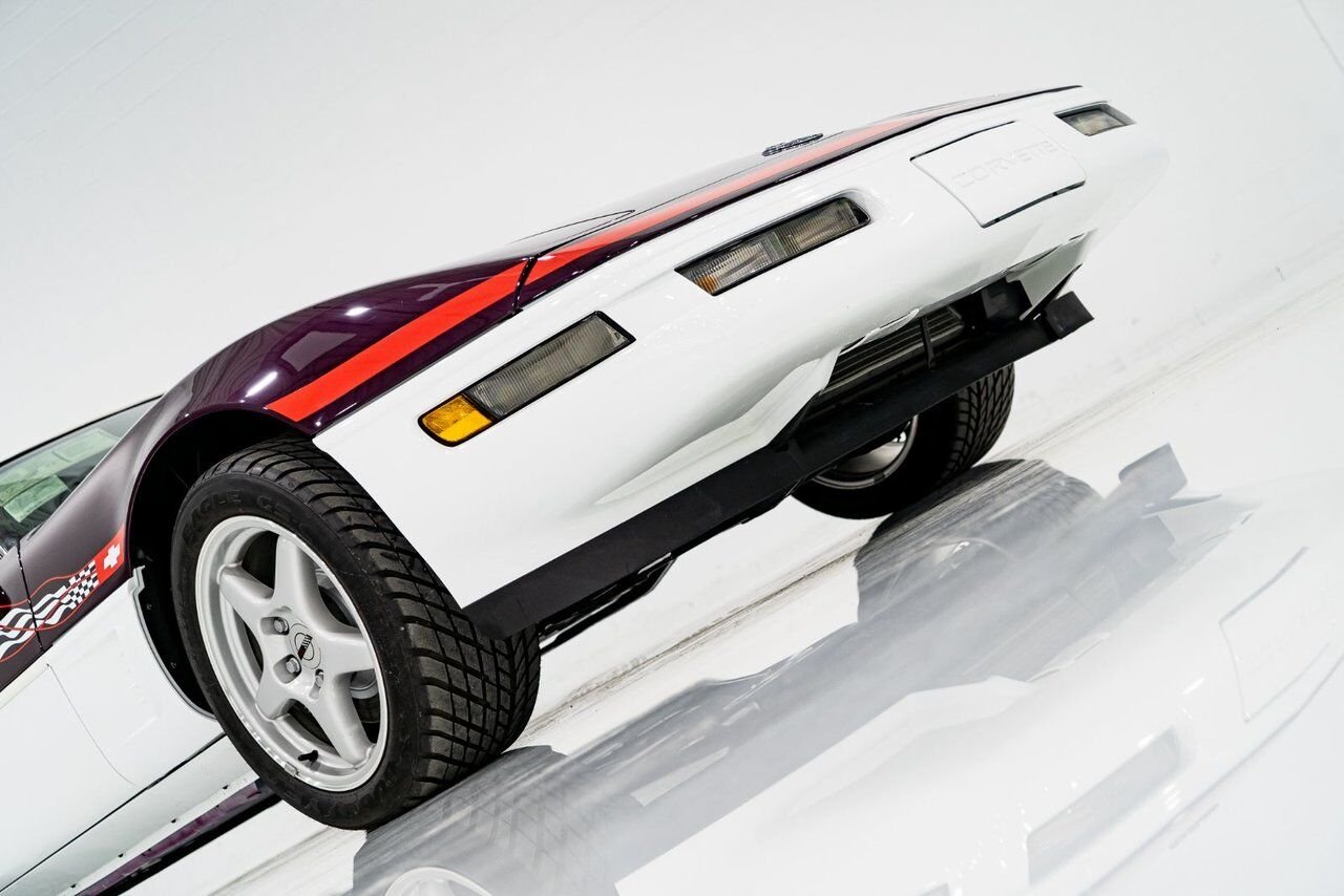 1995 Chevrolet Corvette *PRIX EN USD* RPO Z4Z PACE CAR PRESENTED IN DELIVERY PACKAGING WITH ONLY 192MILES (307KM) FROM NEW White Montreal - photo #36