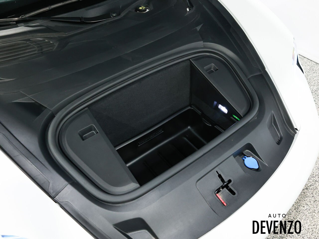 Porsche Taycan 2023 Blanc Saint-Eustache - photo #19