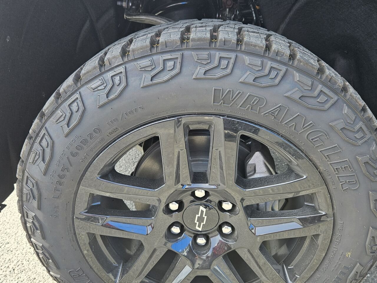 Chevrolet Silverado 1500 Custom Trail Boss cabine multiplace 4RM 157 po 2026 Gris sterling métallisé Thetford Mines - photo #17