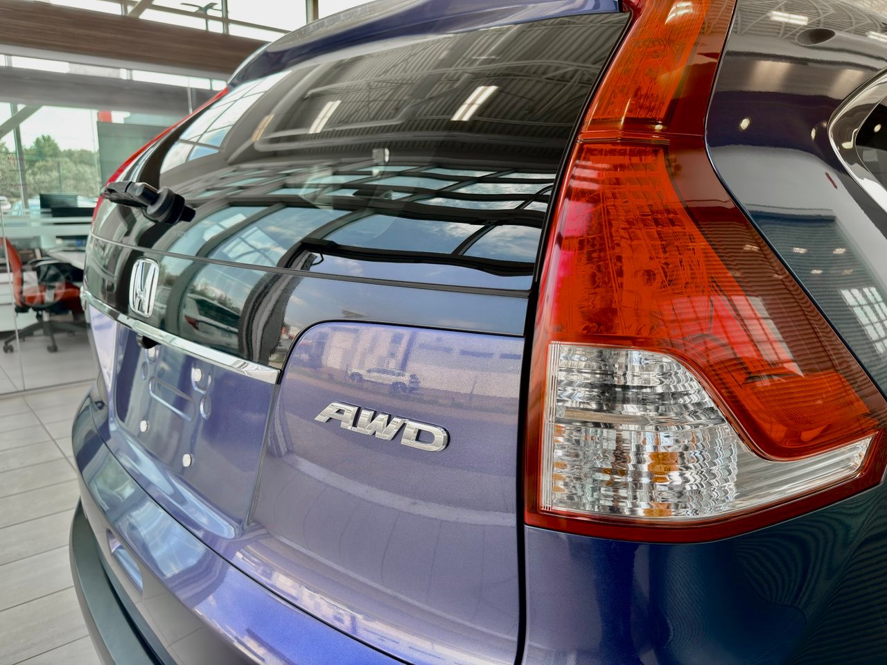 2013 Honda CR-V Blue Notre-Dame-des-Prairies - photo #8