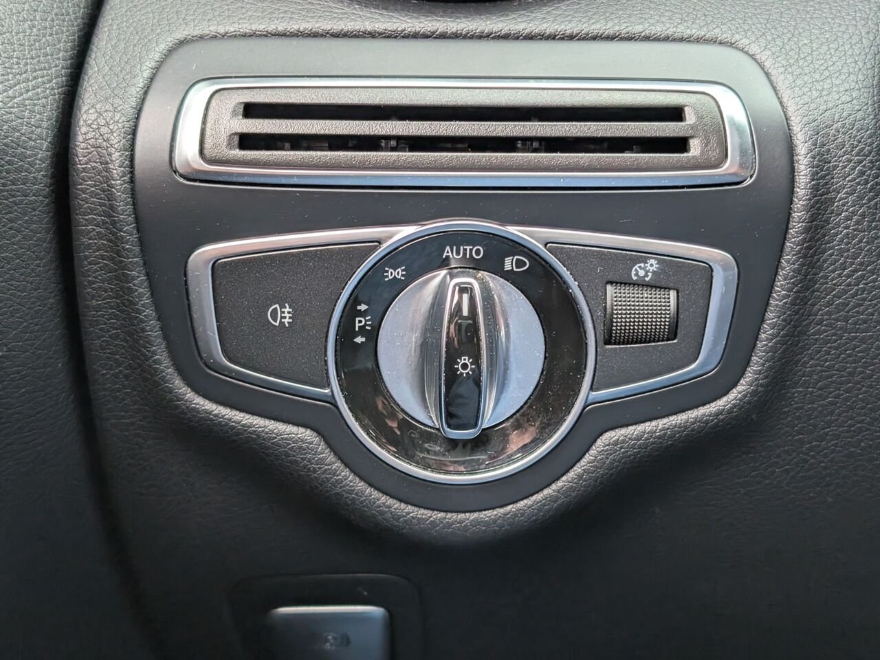 Mercedes-Benz Classe-C C-CLASS C300/SIÈGES CHAUFFANTS ET EN CUIR/AC BIZONE/CAMÉRA DE RECUL 2017 Gris Sherbrooke - photo #12