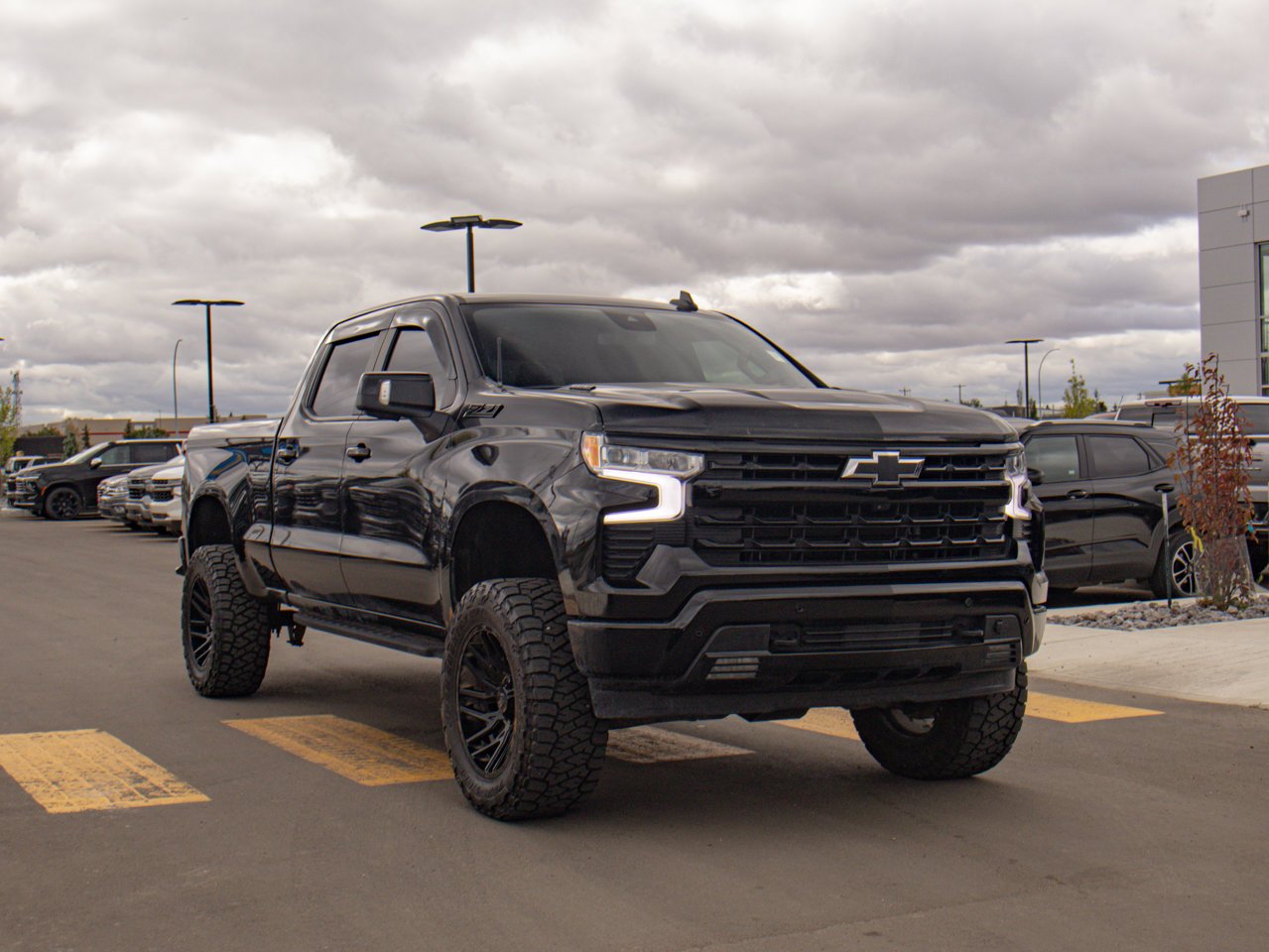 2024 Chevrolet Silverado 1500 4WD Crew Cab 147 RST Black Sherwood Park - photo #12