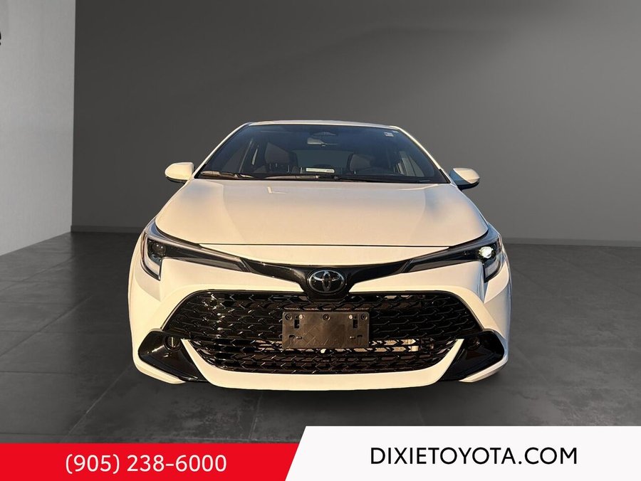 2023 Toyota Corolla Hatchback SE UPGRADE White