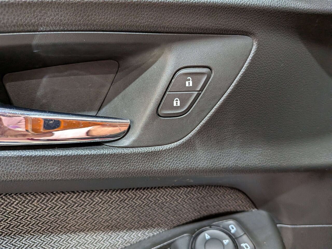 2022 Mitsubishi Outlander ES S-AWC Red Val-David - photo #32