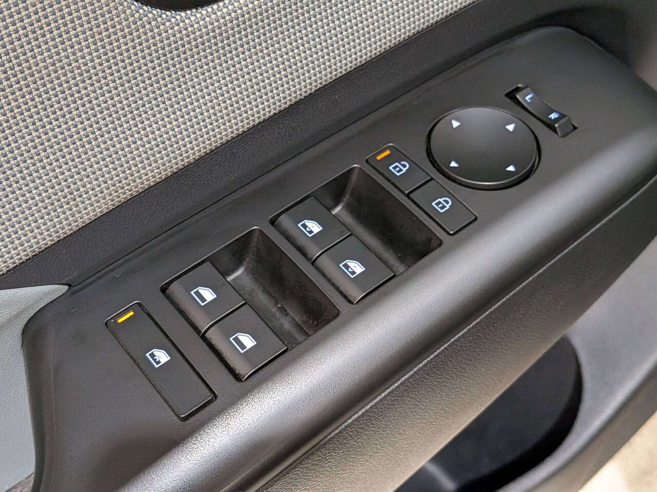 2024 Hyundai Kona Electric Ultimate FWD w/Sage-Green Interior Black Val-David - photo #32