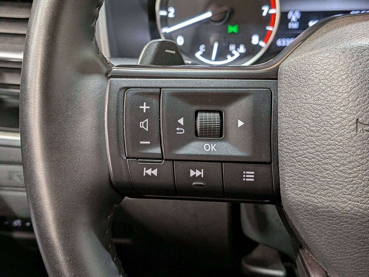 2025 Nissan Rogue AWD S White Val-David - photo #15