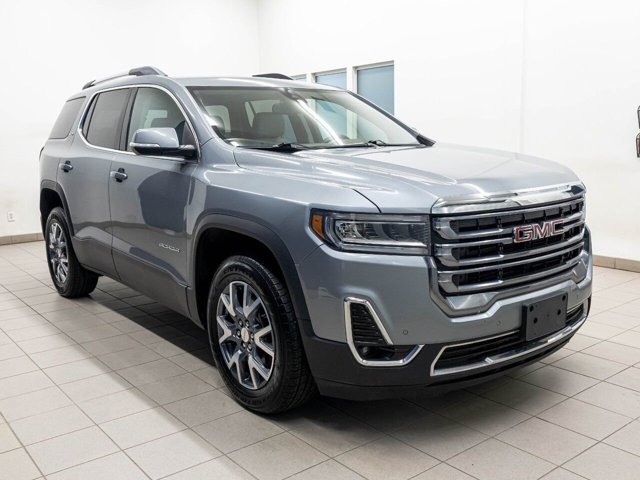 GMC Acadia SLT AWD *NAV* CUIR SIÈGES CHAUF HAYON ELECT BOSE 2023 Gris Saint-Jérôme - photo #8