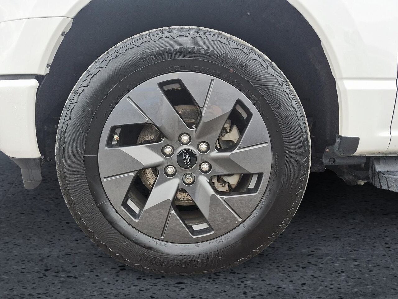2024 Ford F-150 Lightning White Saint-Jérôme - photo #6