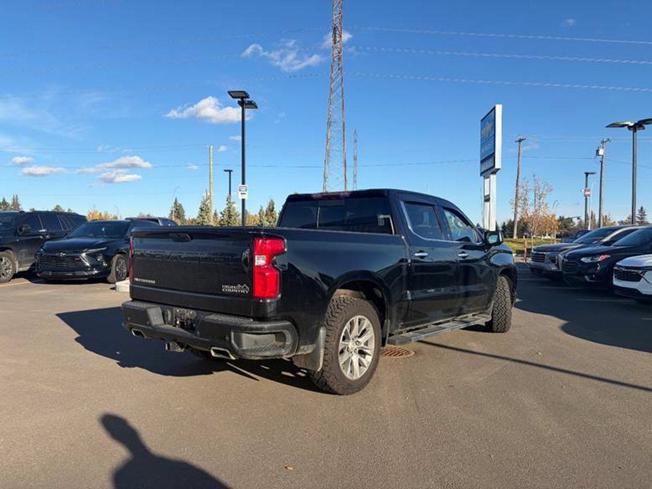 2022 Chevrolet Silverado 1500 LTD 4WD Crew Cab 147 High Country Black Sherwood Park - photo #2