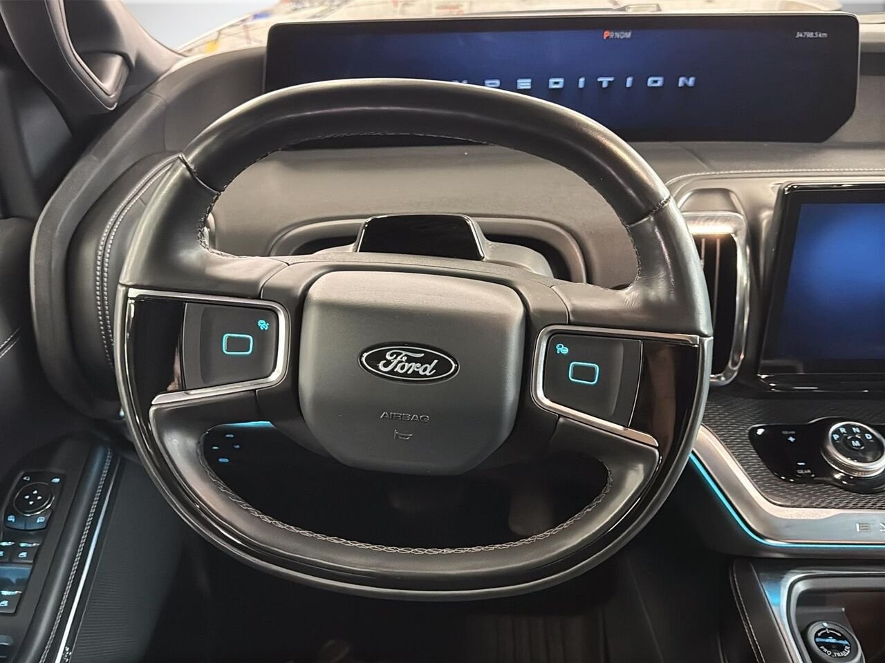 2025 Ford Expedition Platinum 4x4 Black Saint-Hyacinthe - photo #11