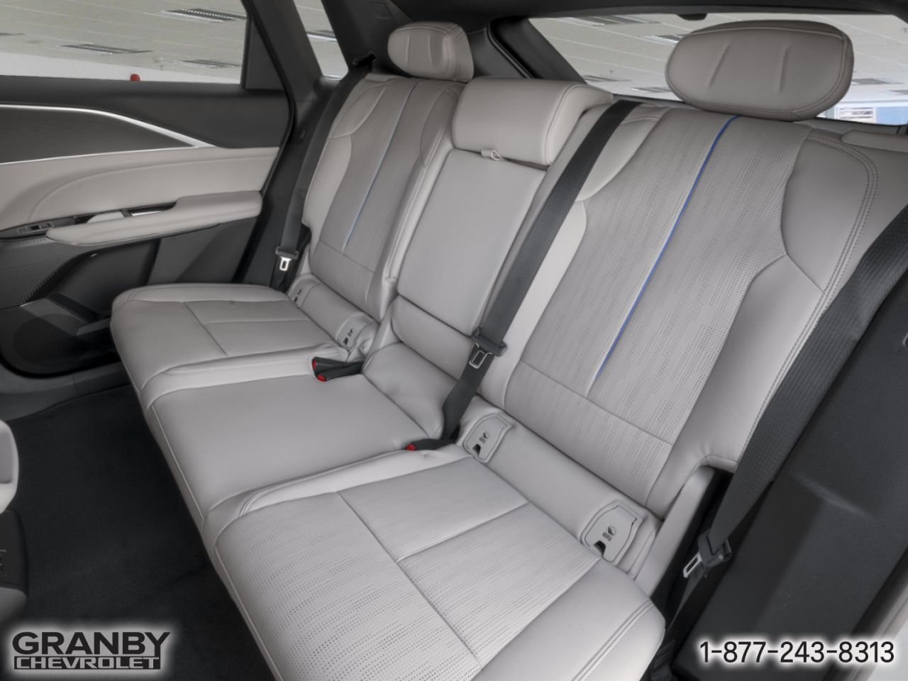 CADILLAC LYRIQ LYRIQ ELECTRIC PREMIUM SPORT AWD (1SJ) | 27-0323 2027 Argent silver métallisé Granby - photo #6