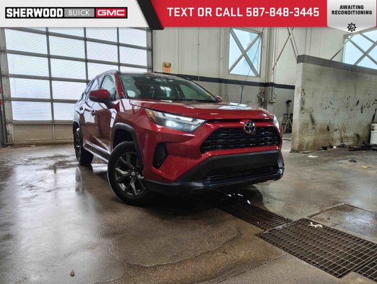 2022 Toyota RAV4 XLE 2.5L AWD | Sunroof | Heated Seats Red