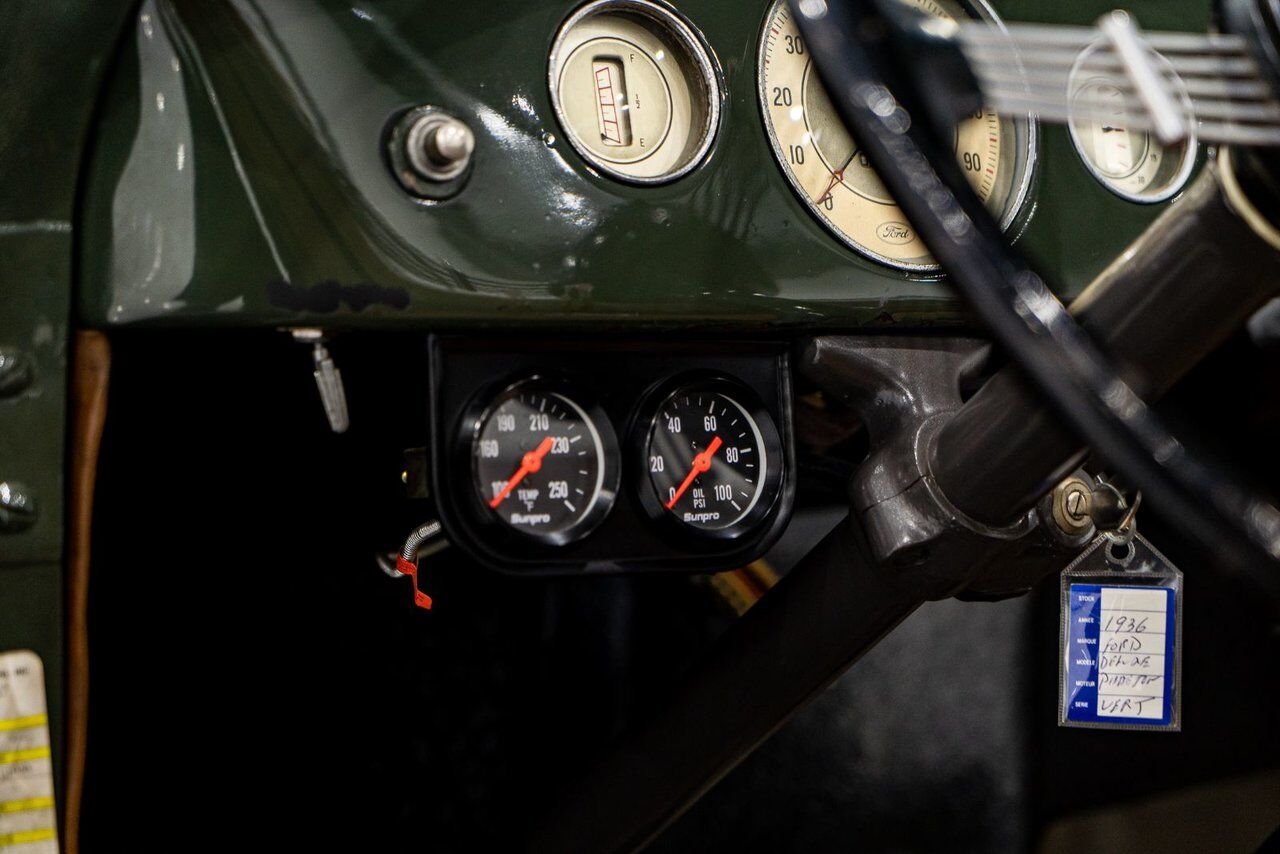 Ford Model 48 Phaeton PRIX EN USD | Beautifully presented in original condition 1936 Vert Montréal - photo #83