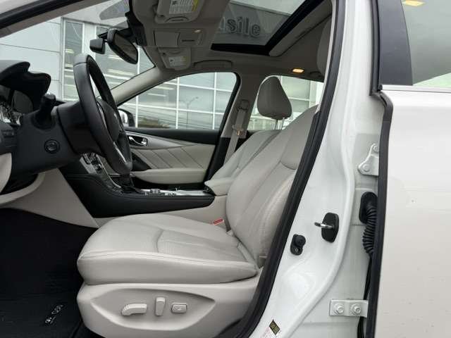 INFINITI Q50 2024 Blanc Saint-Basile-le-Grand - photo #9