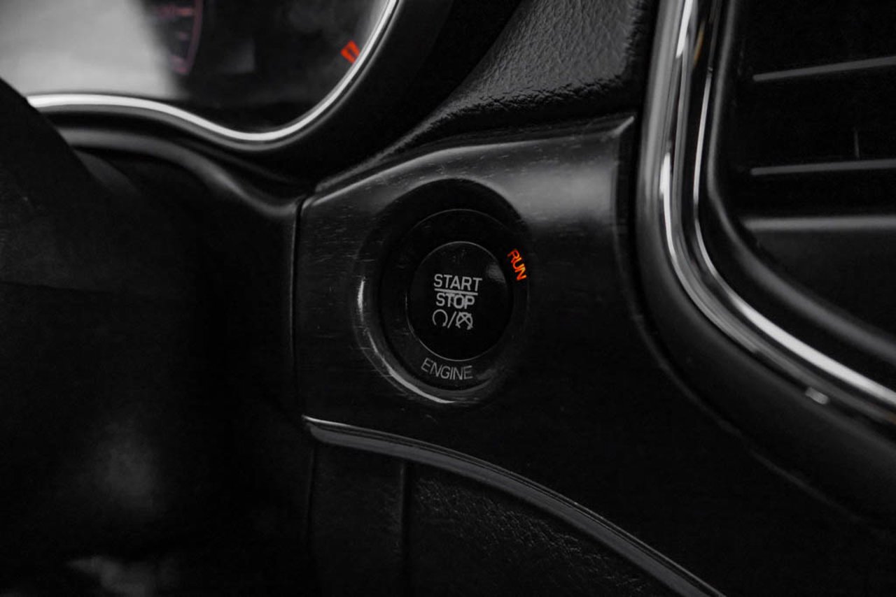 2016 Jeep Grand Cherokee 4WD 4dr Limited Black Sherwood Park - photo #22