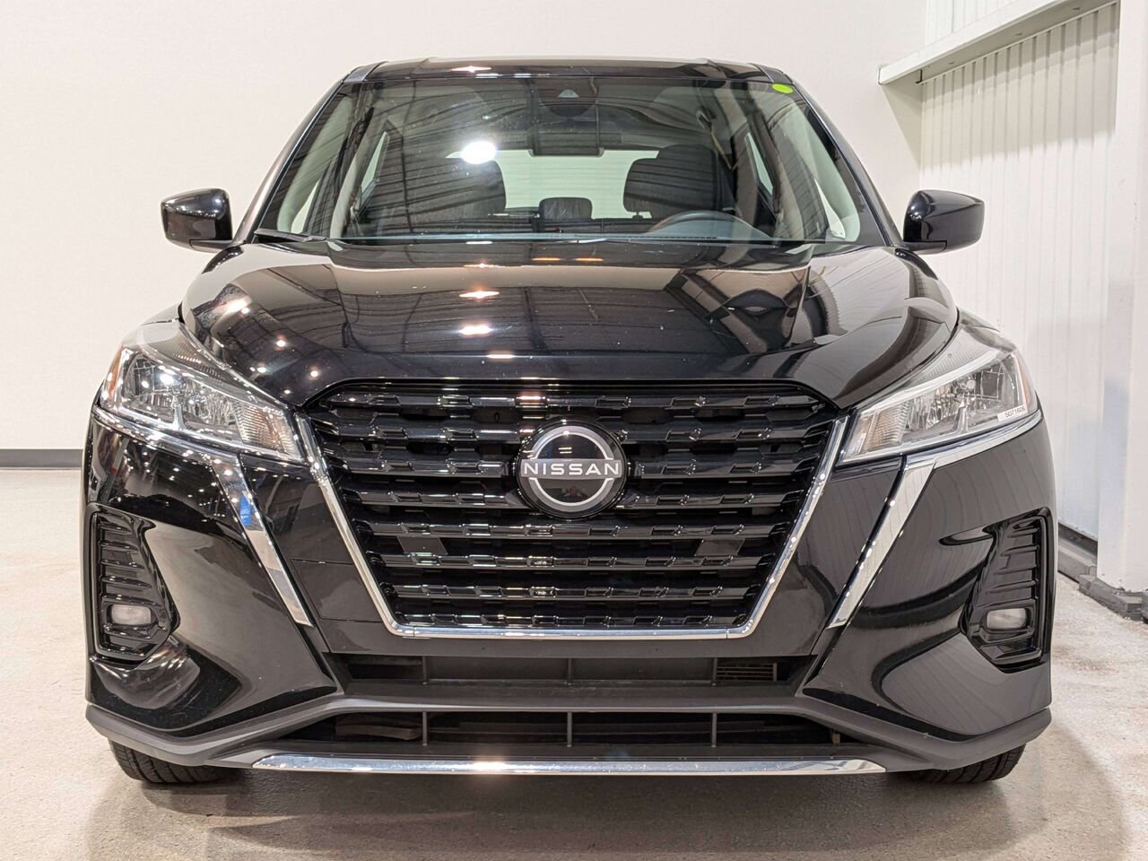2024 Nissan Kicks S FWD Black Val-David - photo #3