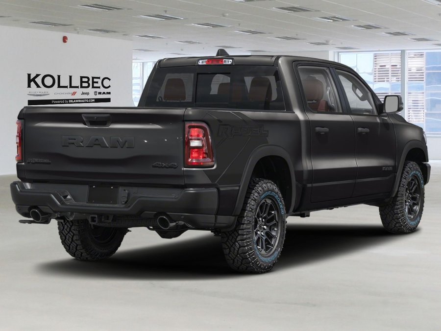 RAM 1500 2026 2026 Couche nacrée cristal noir étincelant