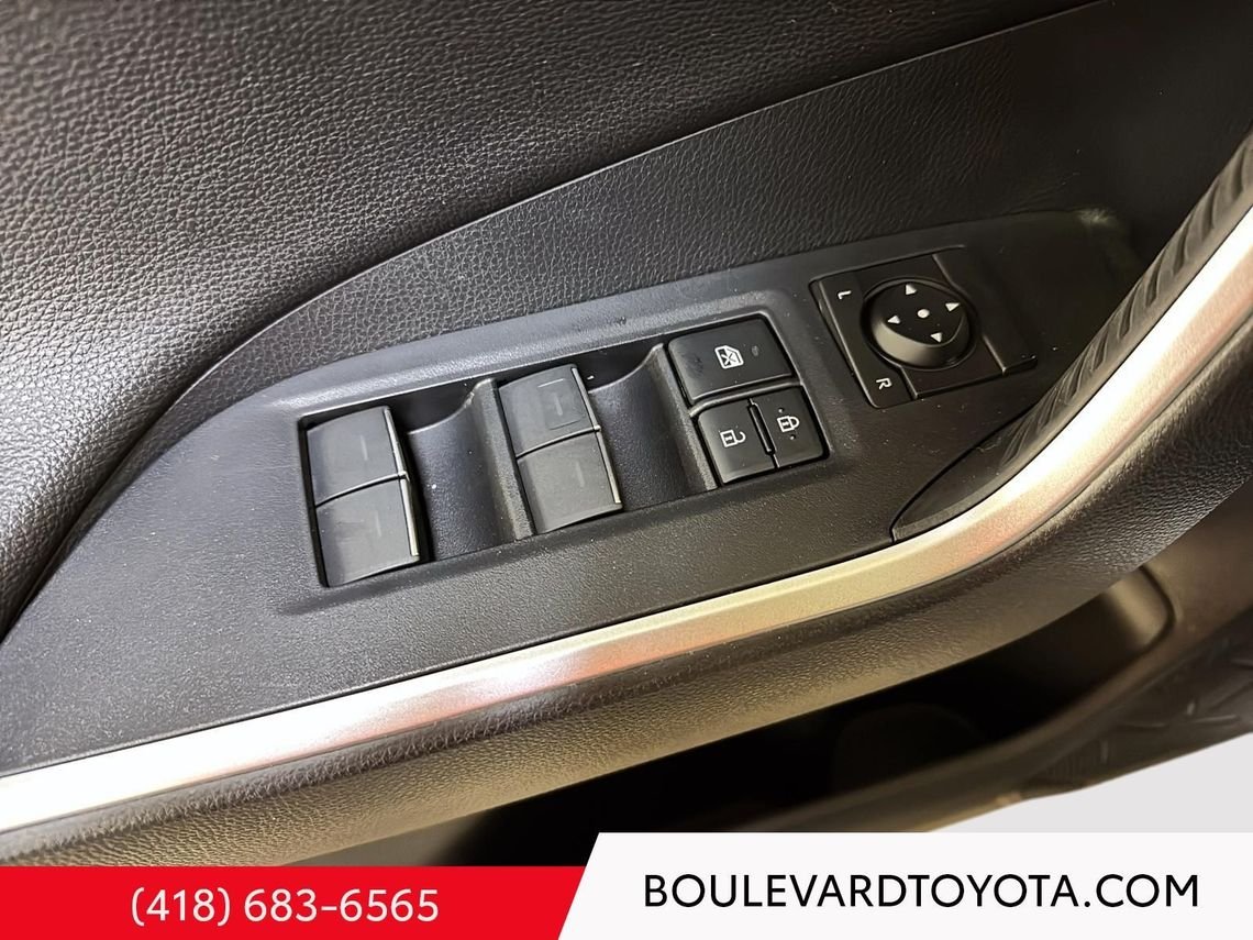 Toyota RAV4 Prime (PHEV) 98770A-67 | XSE 2024 Blanc Québec - photo #8
