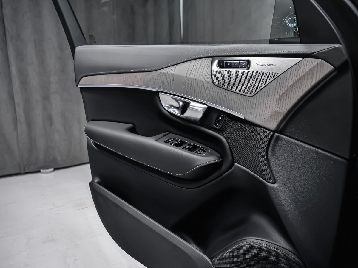 2025 Volvo XC90 Plug-In Hybrid T8 ULTRA BRIGHT LOUNGE Grey Montreal - photo #10