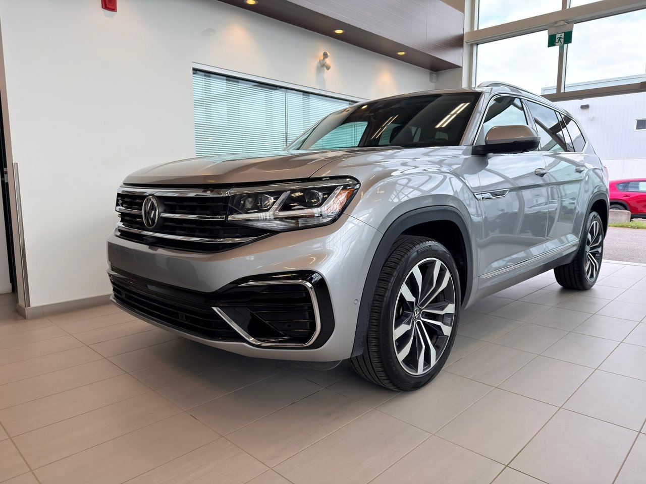 2021 Volkswagen Atlas Silver Notre-Dame-des-Prairies - photo #6