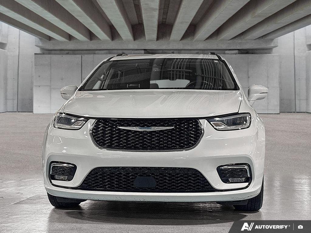 2021 Chrysler Pacifica Hybrid 2601324A | Touring L Plus White Edmonton - photo #1